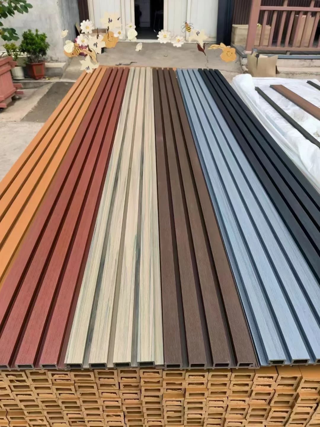 WPC Wall Panel Frakt: 3 stora risker och hur Necowood skyddar din behållare
