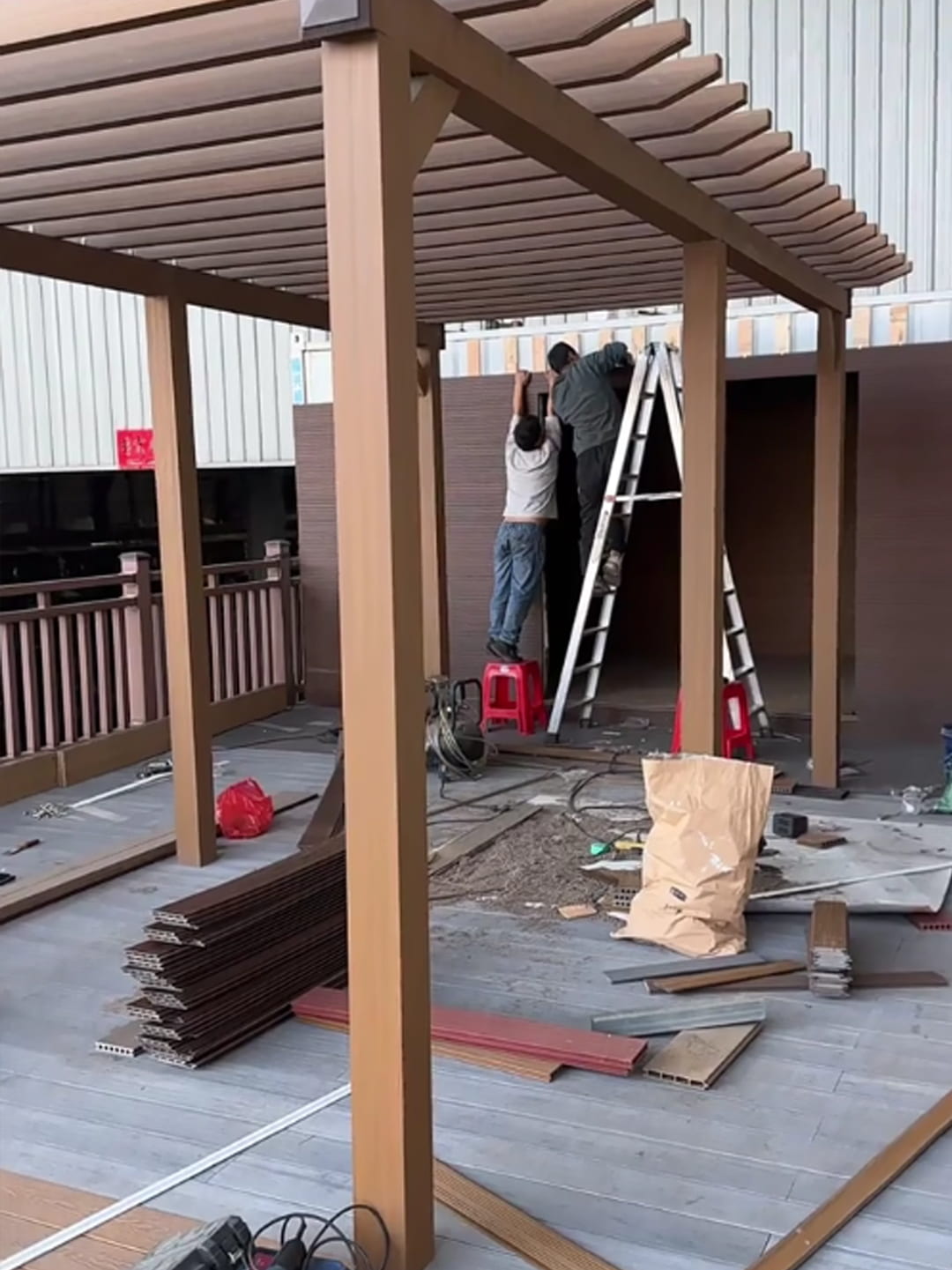 Necowood 2026 B2B Sourcing Guide: Factory-Direct WPC Decking, ASA Cladding & SPC Flooring från Kina